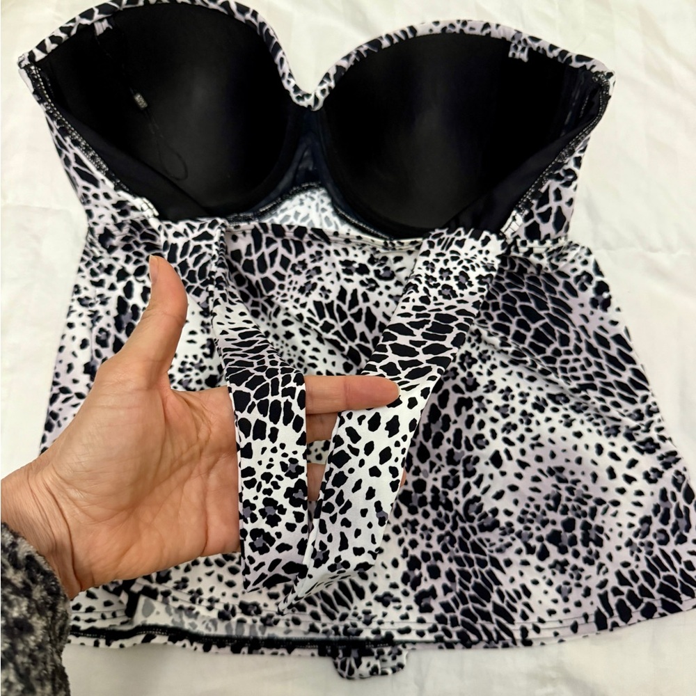 Y2K Coco Reef Black strapless build in bra bathing suit top size 36/38D new - Picture 8 of 10